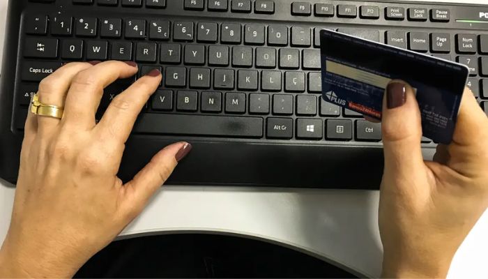 © Marcello Casal Jr/Agência Brasil/Arquivo Juros do cartão de crédito pesam mais para famílias em fevereiro